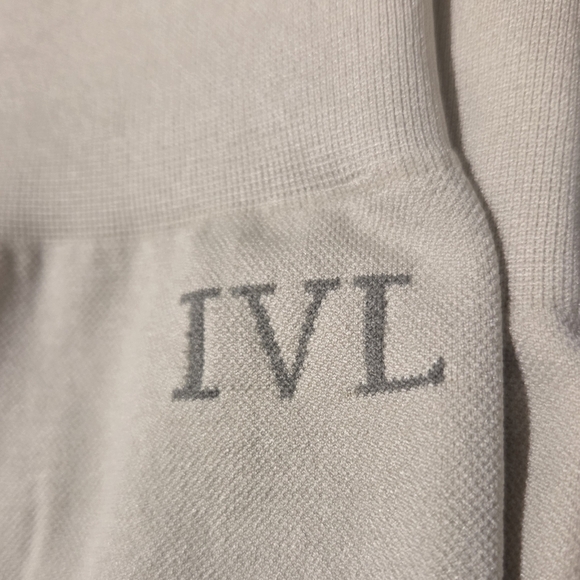 IVL Collective Seamless High-Waisted Leggings- In A "Cream" Color!! - Picture 2 of 12
